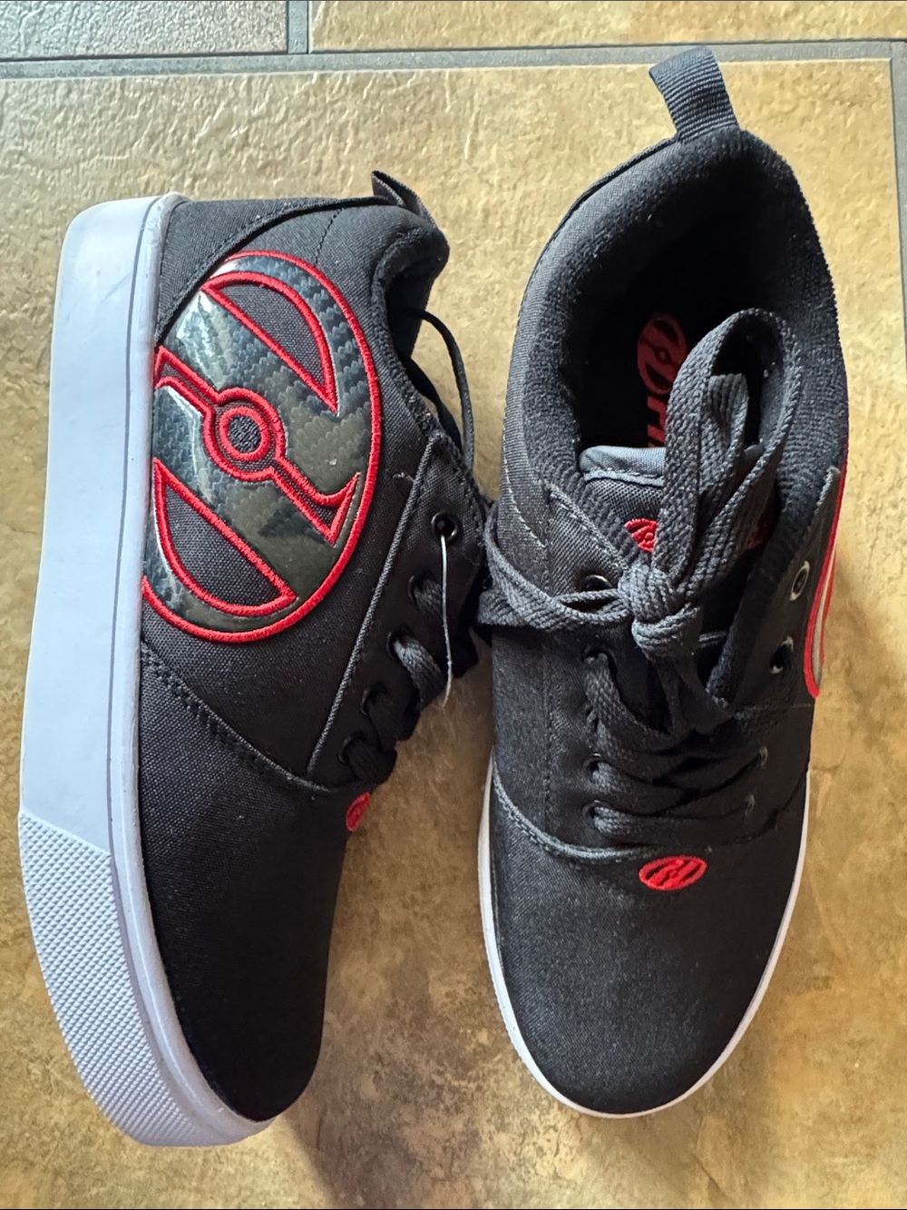 Heelys Voyager Skate Shoe